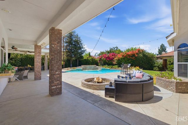1409 Suffolk Street, Bakersfield, CA 93312