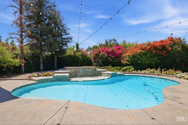 1409 Suffolk Street, Bakersfield, CA 93312