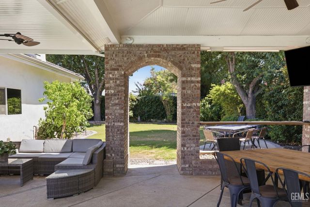 1409 Suffolk Street, Bakersfield, CA 93312