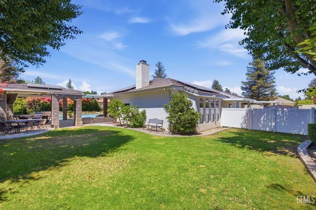 1409 Suffolk Street, Bakersfield, CA 93312