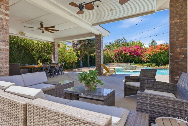 1409 Suffolk Street, Bakersfield, CA 93312