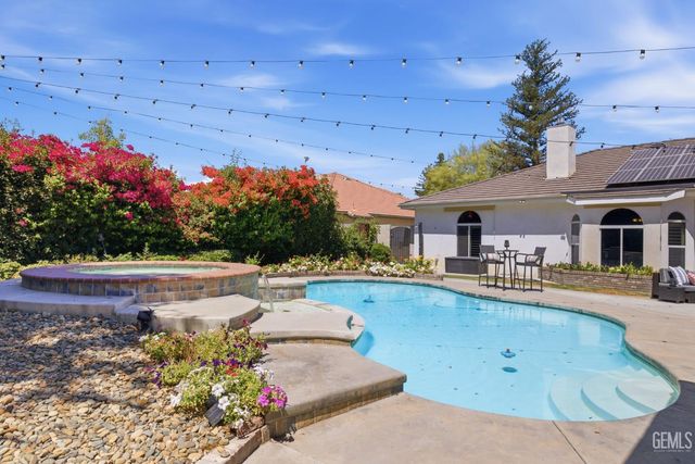 1409 Suffolk Street, Bakersfield, CA 93312