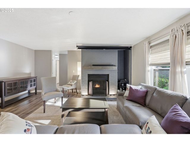 7920 Sw Fanno Creek Dr 1, Tigard, OR 97224