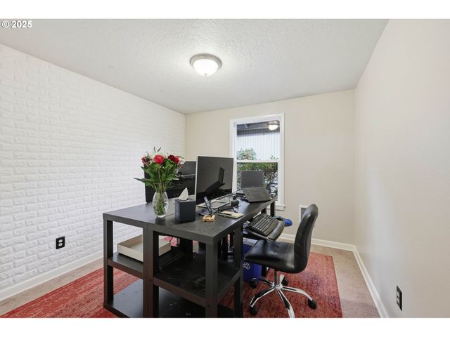 7920 Sw Fanno Creek Dr 1, Tigard, OR 97224