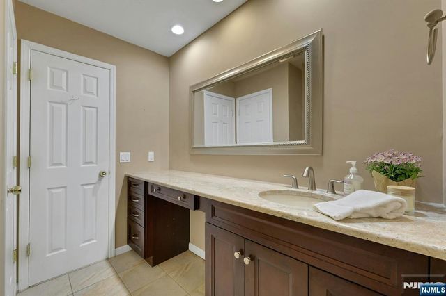 297 E Pines Lake Drive, Wayne, NJ 07470