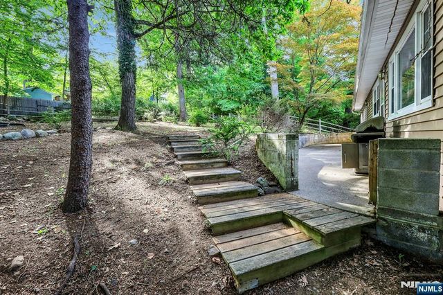 297 E Pines Lake Drive, Wayne, NJ 07470