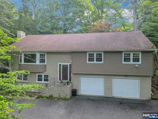 297 E Pines Lake Drive, Wayne, NJ 07470