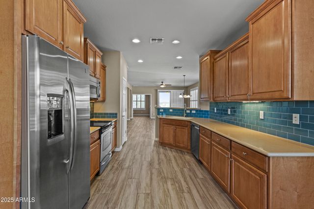 29890 N GECKO Trail, San Tan Valley, AZ 85143