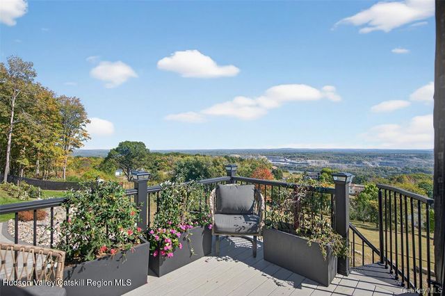 1582 Route 9w, Marlboro, NY 12542