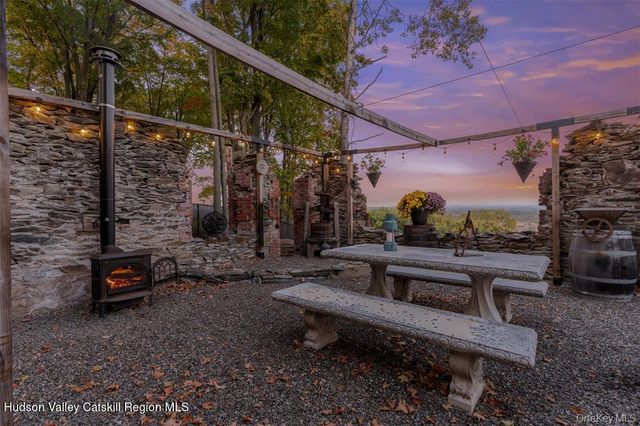 1582 Route 9w, Marlboro, NY 12542