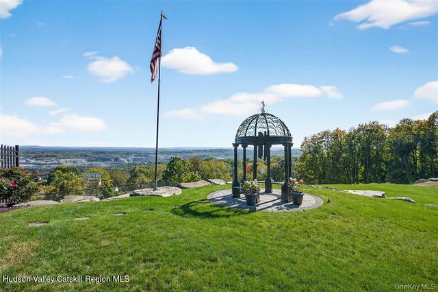 1582 Route 9w, Marlboro, NY 12542