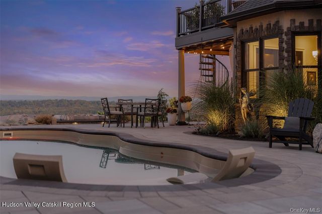 1582 Route 9w, Marlboro, NY 12542