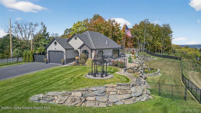1582 Route 9w, Marlboro, NY 12542