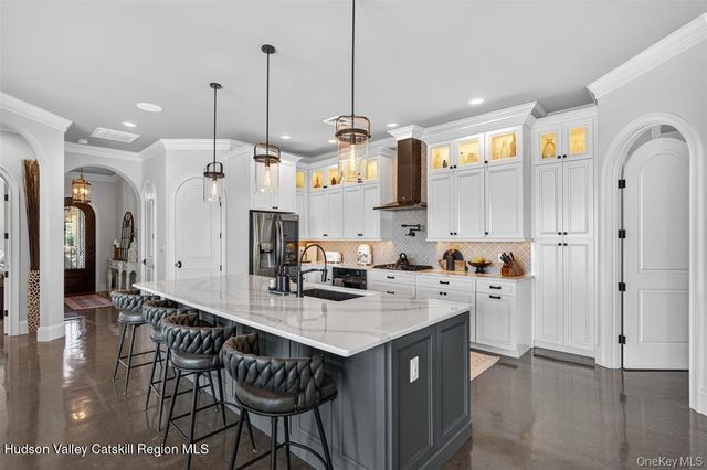 1582 Route 9w, Marlboro, NY 12542