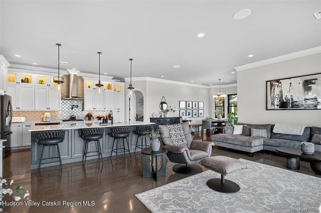 1582 Route 9w, Marlboro, NY 12542