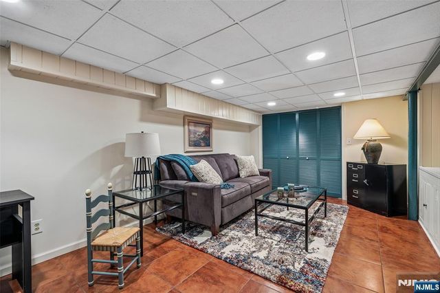 2-33 35th Street, Fair Lawn, NJ 07410