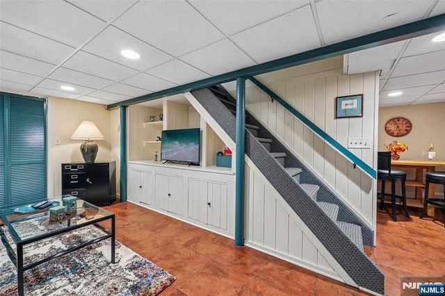 2-33 35th Street, Fair Lawn, NJ 07410