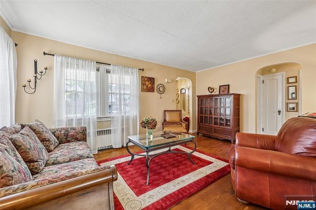 2-33 35th Street, Fair Lawn, NJ 07410