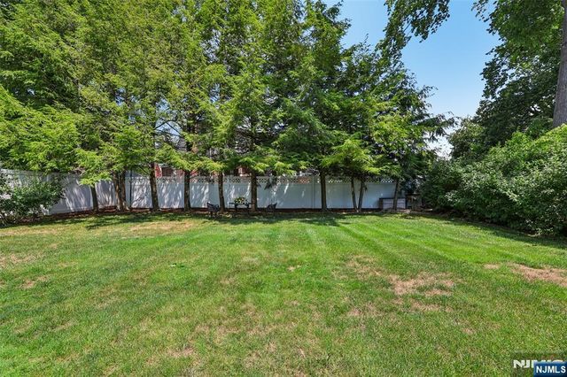 2-33 35th Street, Fair Lawn, NJ 07410