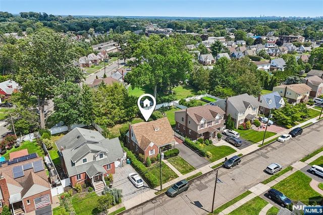 2-33 35th Street, Fair Lawn, NJ 07410