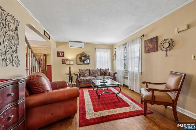 2-33 35th Street, Fair Lawn, NJ 07410