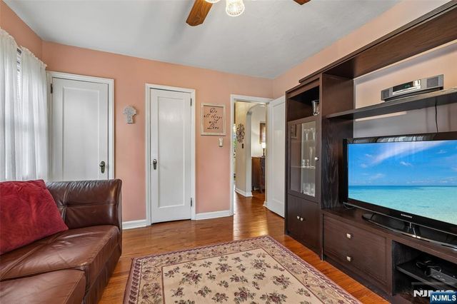 2-33 35th Street, Fair Lawn, NJ 07410