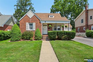 2-33 35th Street, Fair Lawn, NJ 07410