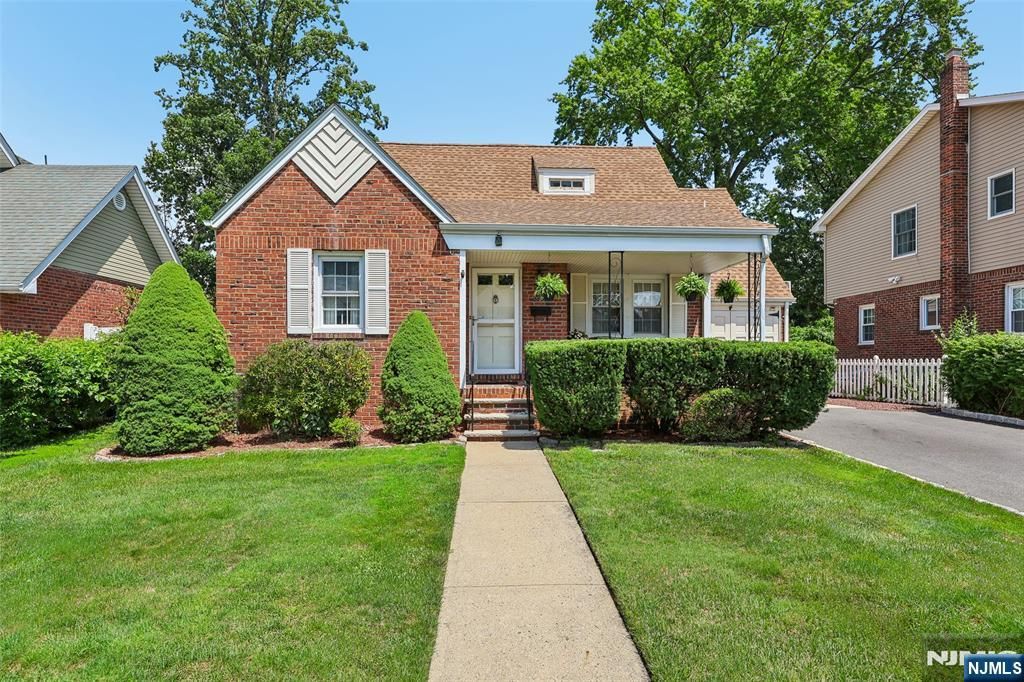 2-33 35th Street, Fair Lawn, NJ 07410