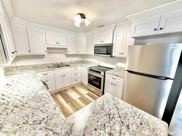 6110 Nashville Ave, Pensacola, FL 32526