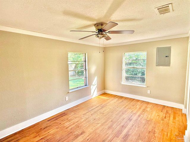 6110 Nashville Ave, Pensacola, FL 32526