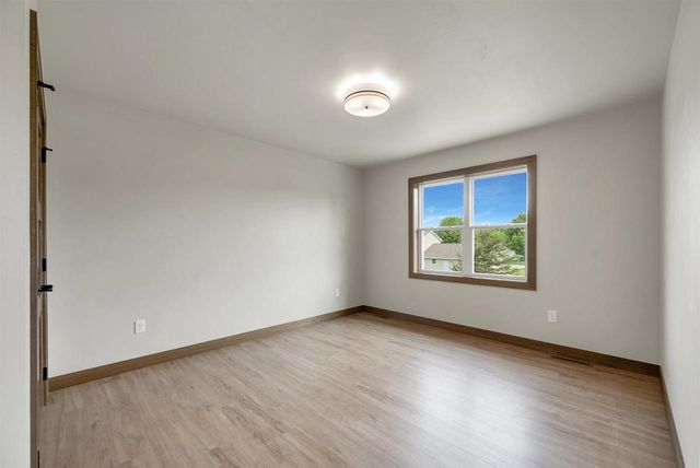 2865 STELOR DRIVE, Green Bay, WI 54311