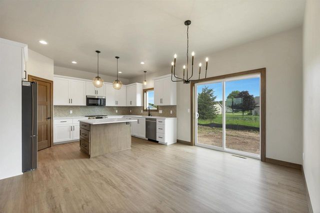 2865 STELOR DRIVE, Green Bay, WI 54311