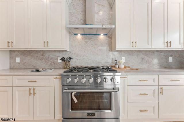 10 Old Rifle Camp Rd, Woodland Park, NJ 07424