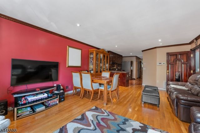 178 South St, Jersey City, NJ 07307