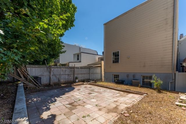 178 South St, Jersey City, NJ 07307