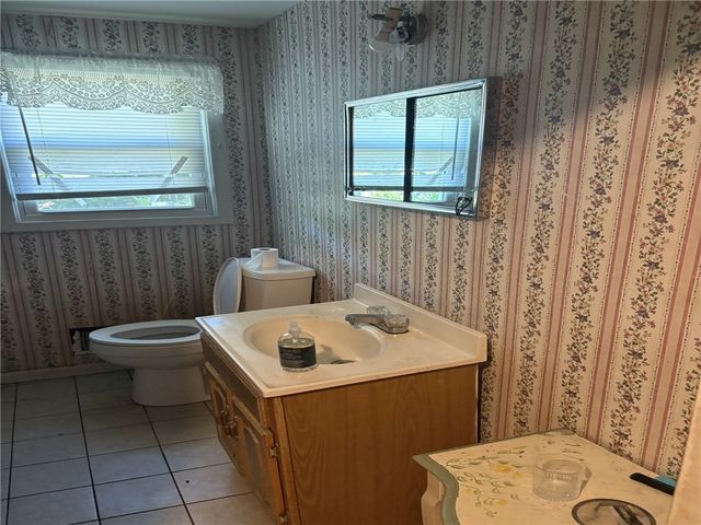 51 Morse Avenue, Warwick, RI 02886