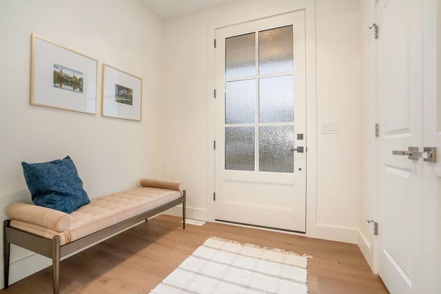 735 N Twyckenham Drive, South Bend, IN 46617