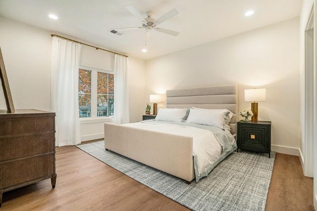 735 N Twyckenham Drive, South Bend, IN 46617