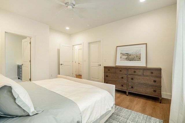 735 N Twyckenham Drive, South Bend, IN 46617