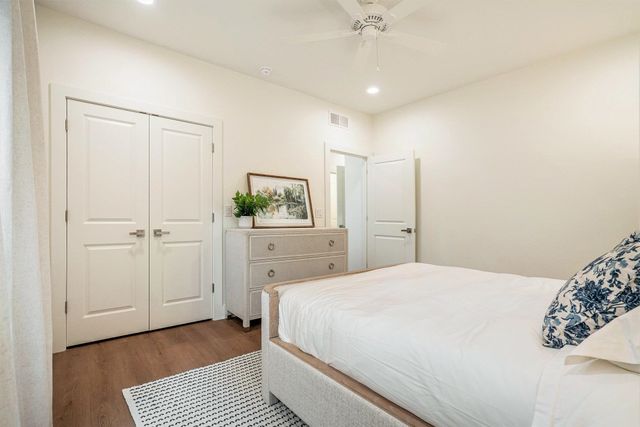 735 N Twyckenham Drive, South Bend, IN 46617