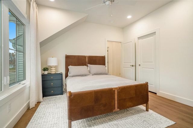 735 N Twyckenham Drive, South Bend, IN 46617