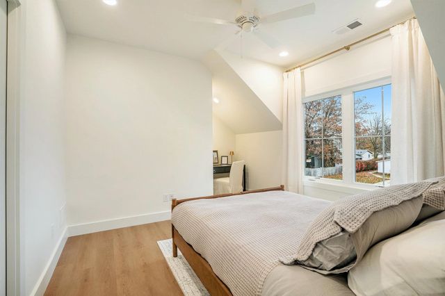 735 N Twyckenham Drive, South Bend, IN 46617