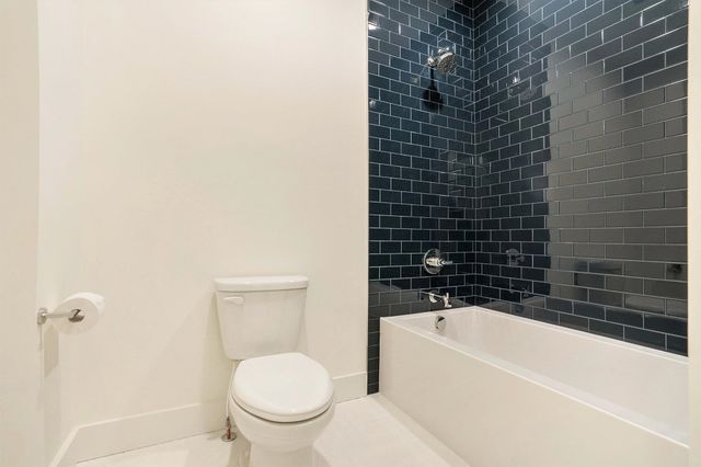 735 N Twyckenham Drive, South Bend, IN 46617