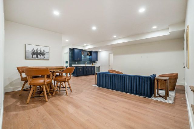 735 N Twyckenham Drive, South Bend, IN 46617