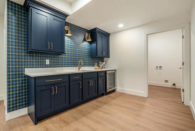 735 N Twyckenham Drive, South Bend, IN 46617