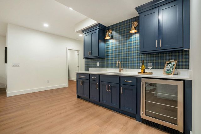 735 N Twyckenham Drive, South Bend, IN 46617