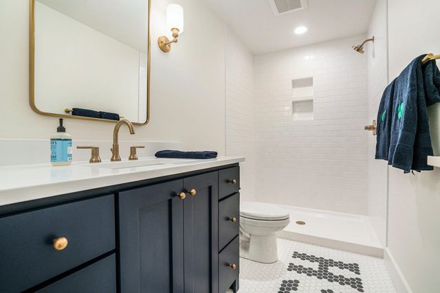 735 N Twyckenham Drive, South Bend, IN 46617