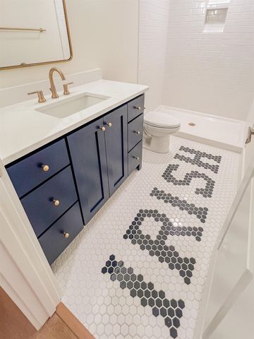 735 N Twyckenham Drive, South Bend, IN 46617