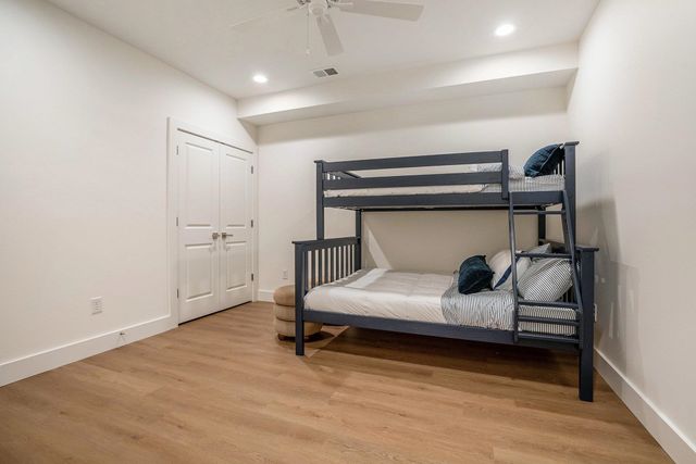 735 N Twyckenham Drive, South Bend, IN 46617