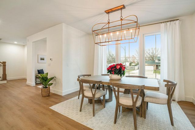 735 N Twyckenham Drive, South Bend, IN 46617